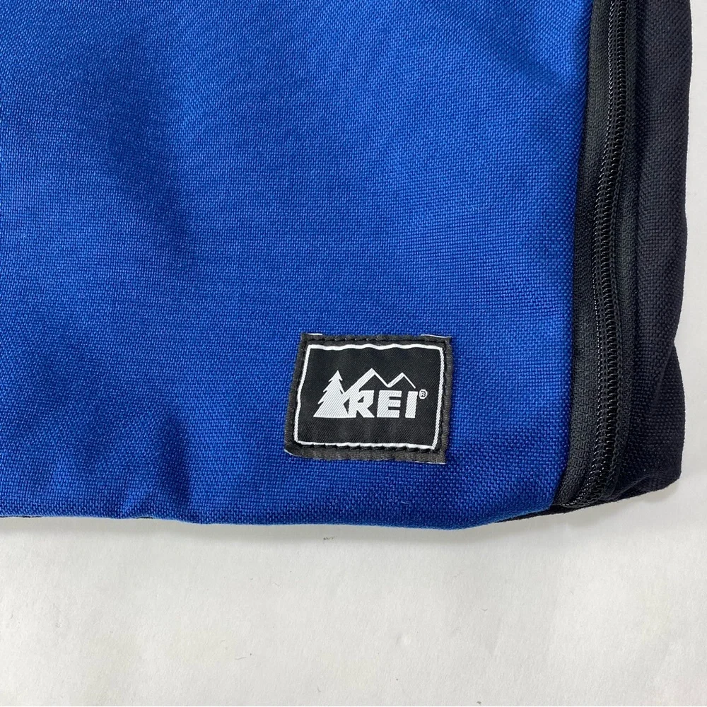 REI Multipurpose Toiletry Utility Pouch Hanging Travel Cube Pouch